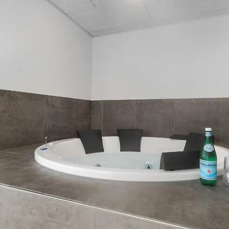 Beautiful In With Indoor Swimming Pool